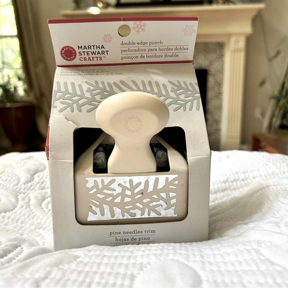 NIB New HTF Retired Martha Stewart Crafts Pine Needles trim double edge punch